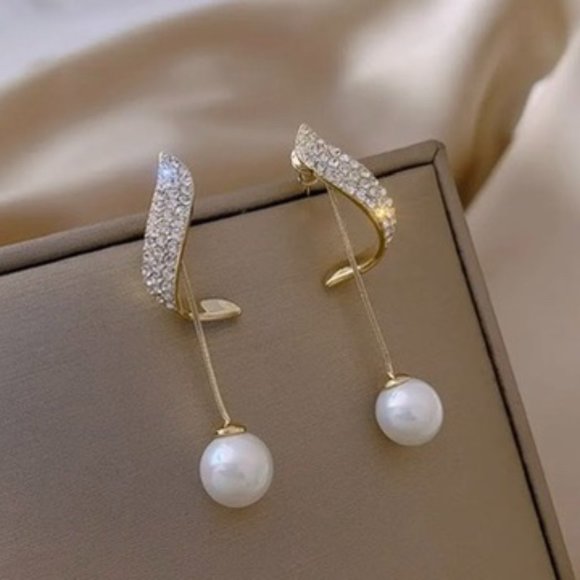 Pearls Crystal Zircon Stud Earrings For Women Girl Party Jewelry NEW Wedding - Picture 1 of 1